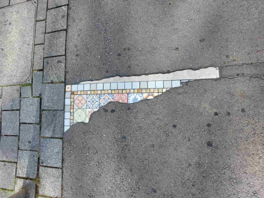 Ememem's mosaic on Francuska Street, near the National Theater