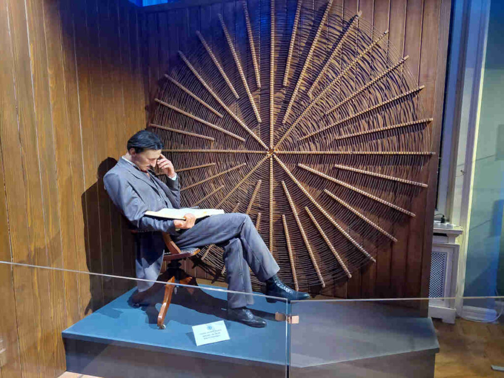 Real-life representation of Nikola Tesla