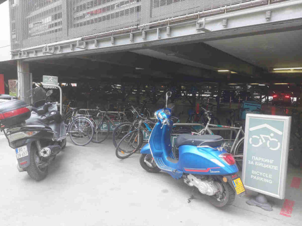 Bicycle parking at Obilićev venac garage