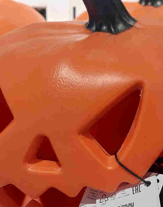 Halloween in Belgrade, pumpkin home decor in stores