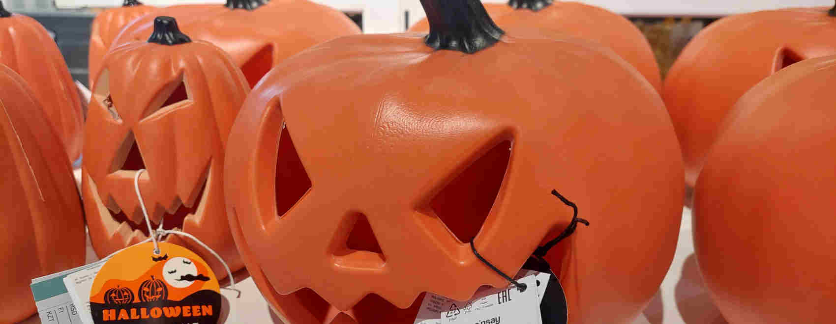 Halloween in Belgrade, pumpkin home decor in stores